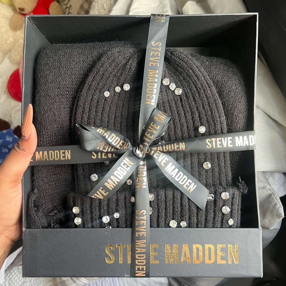 steve madden rhinestone beanie and scarf set